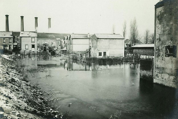 Rue Paul-Bert inondée 