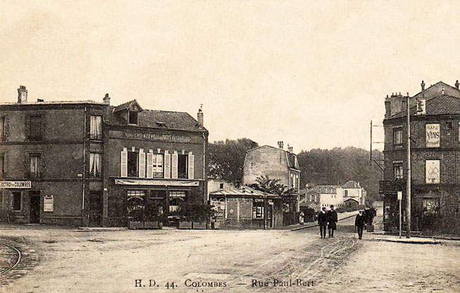 5) Tour de la Place du pont neuf