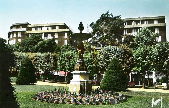 Square  FERMÉ après la der des ders