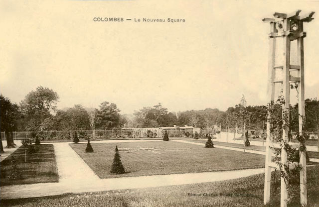 Square Louis FERMÉ: la pelouse