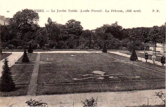 Colombes square Louis FERMÉ la pelouse