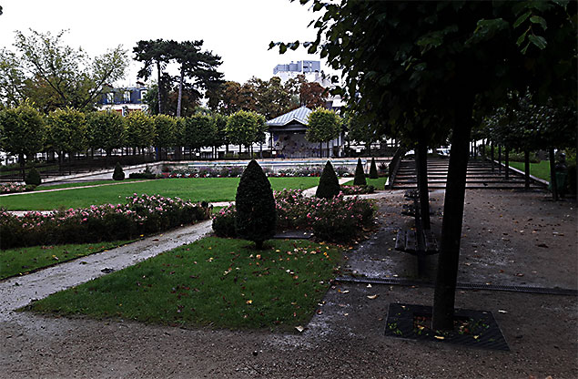 Colombes  square Louis FERMÉ vue ouest 