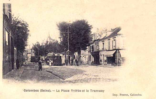 Colombes place Galilée et le tramway