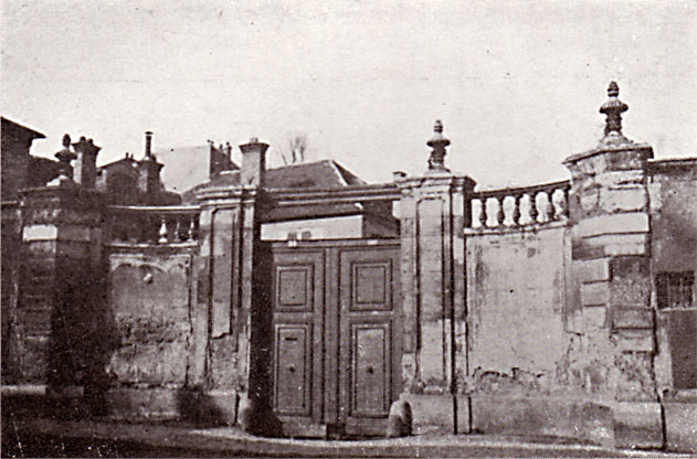 Colombes portail  propriété JANTY en 1900.