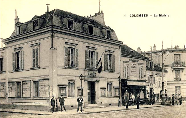 Colombes   rue de  Paris, la mairie et café MOISAN