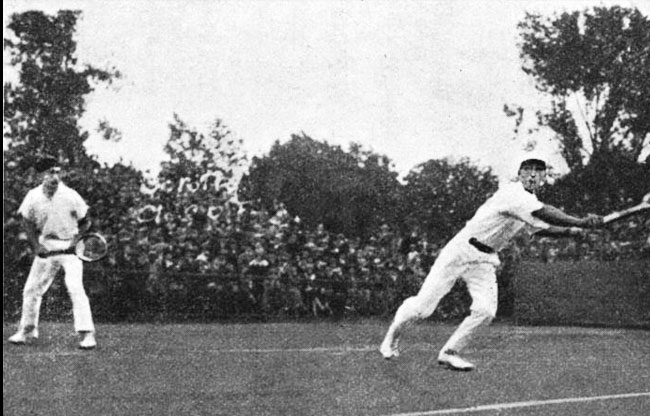 Colombes jeux 1924 :tennis Jean Borotra et René Lacoste.