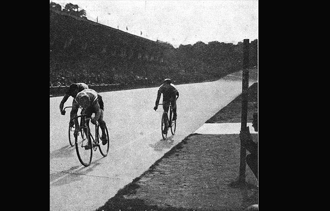 jeux 1924 1000m piste:Lucien Michard bat Meijer. 