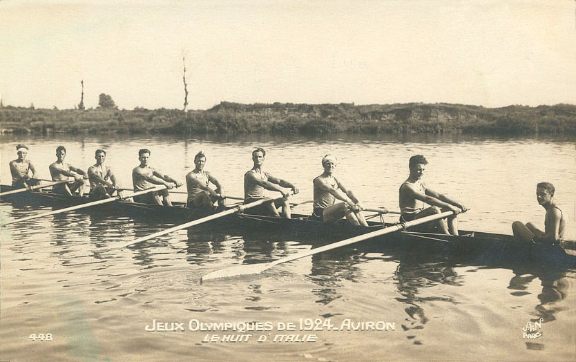 Colombes jeux 1924 :Aviron Huit Rameurs barrés l'italie