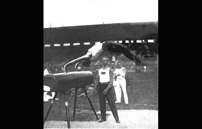 Saut de cheval en largeur 1924