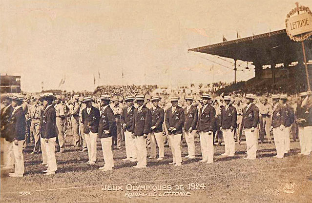 Colombes Défilé de la Lettonie 1924.
