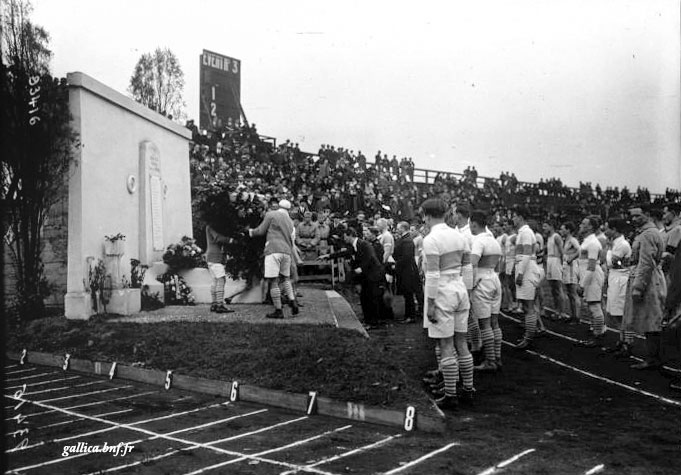 Colombes match de foot-rugby au stade du Matin