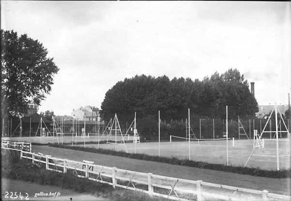 Colombes  terrains de lawn-tennis
